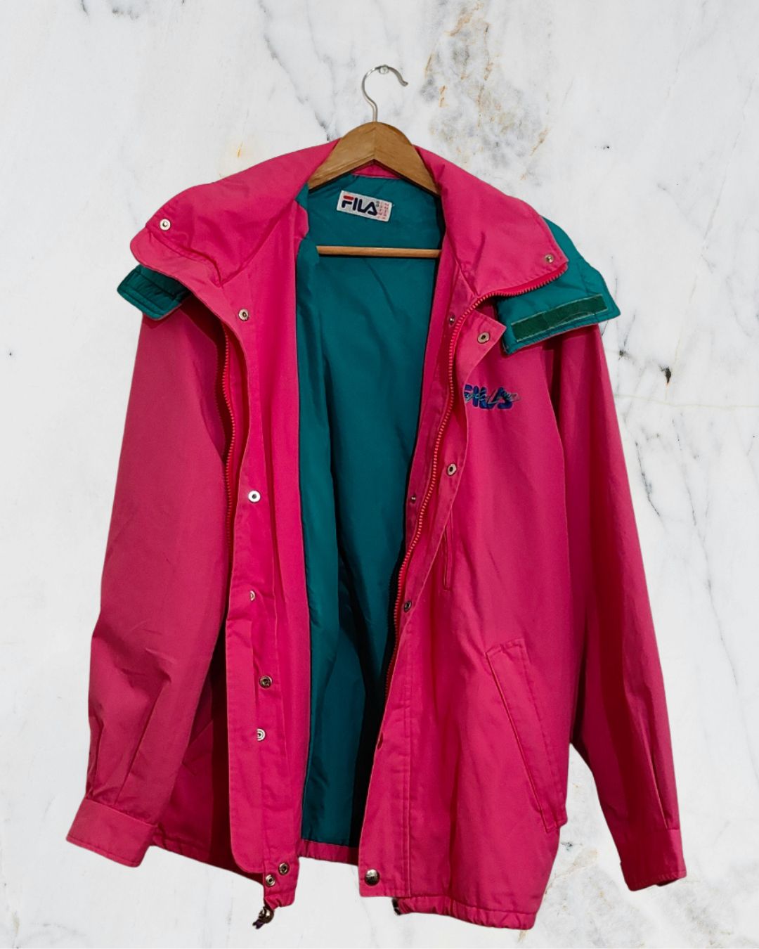 Giacca Fila Vintage Anni ’90 – Rosa e Verde, Taglia 46  EURO 13,00