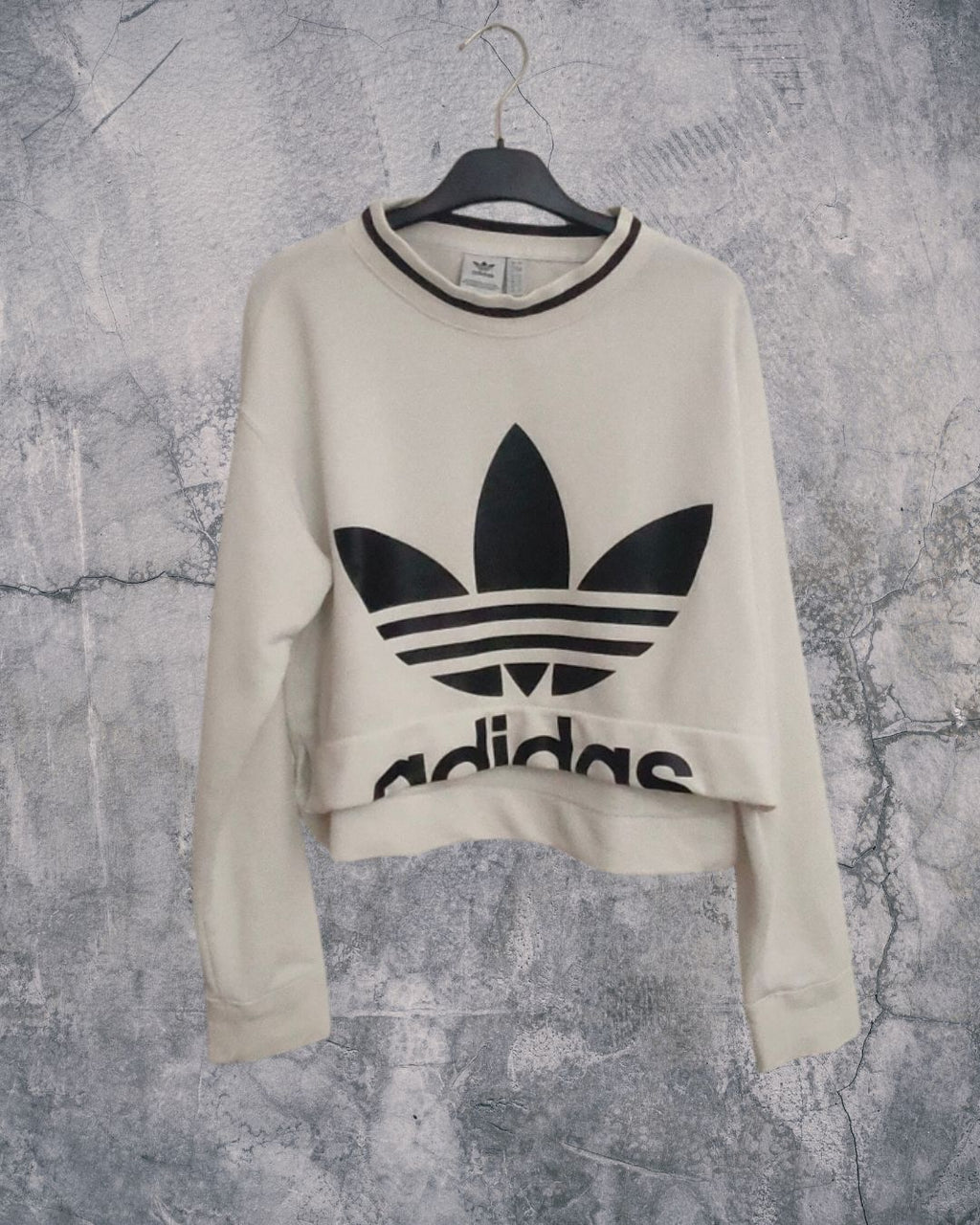 Felpa Adidas bianca cropped con logo Trefoil – Taglia 36 (S)  EURO 15,00