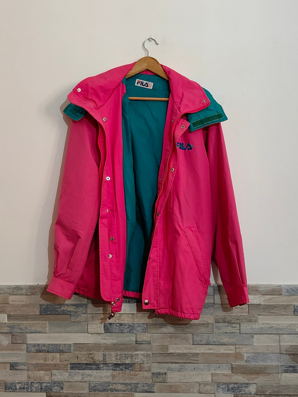Giacca Fila Vintage Anni ’90 – Rosa e Verde, Taglia 46  EURO 13,00