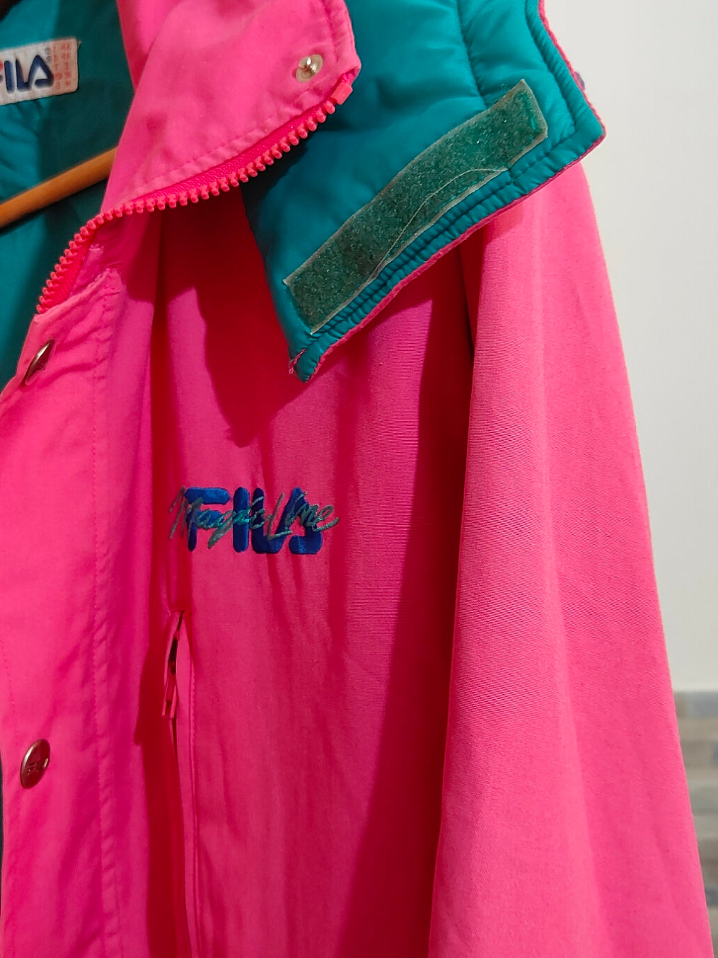 Giacca Fila Vintage Anni ’90 – Rosa e Verde, Taglia 46  EURO 13,00