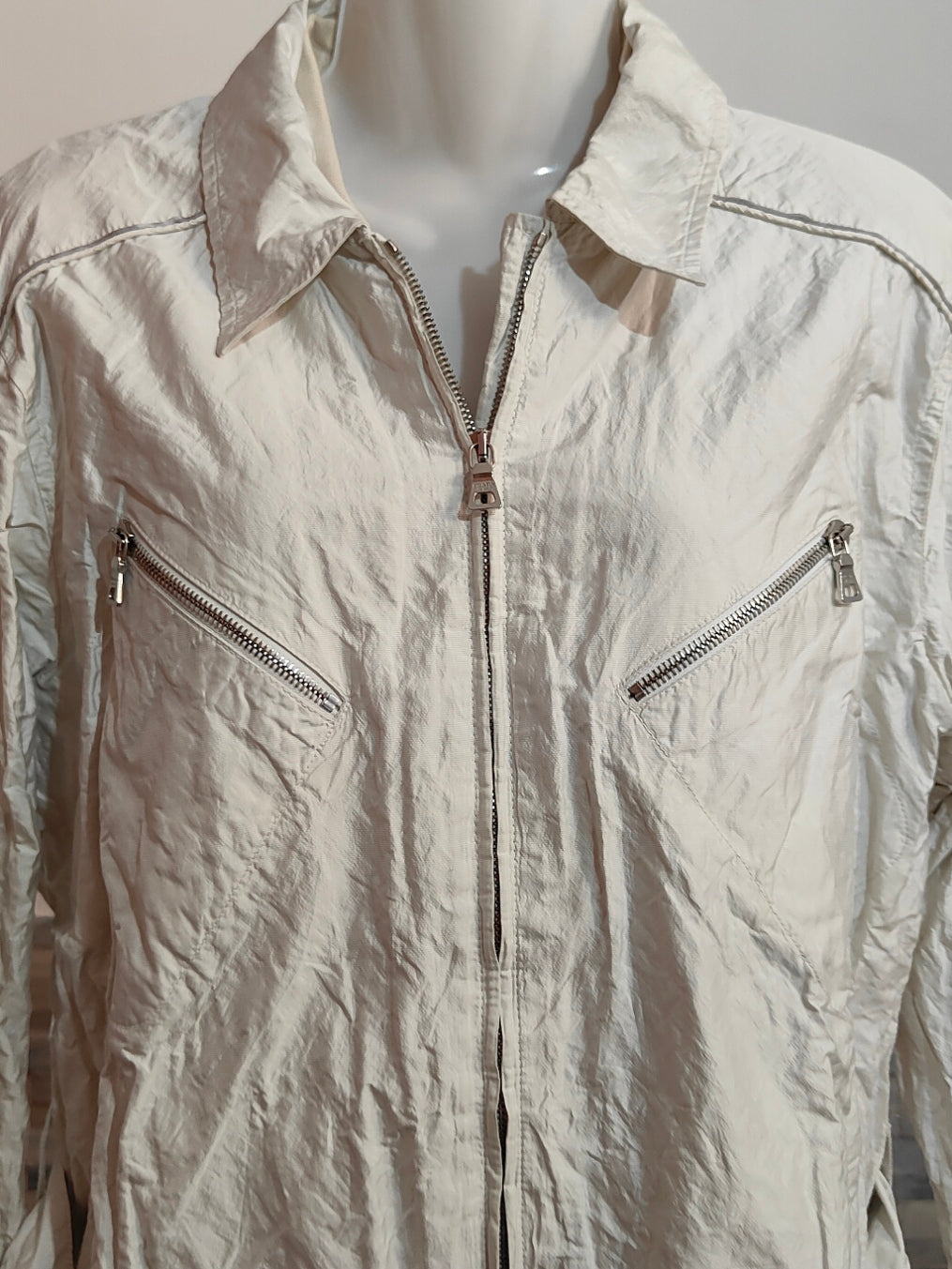 Giacca Prada bianca la Vento  in tessuto tecnico con zip – Taglia 48  EURO 25,00