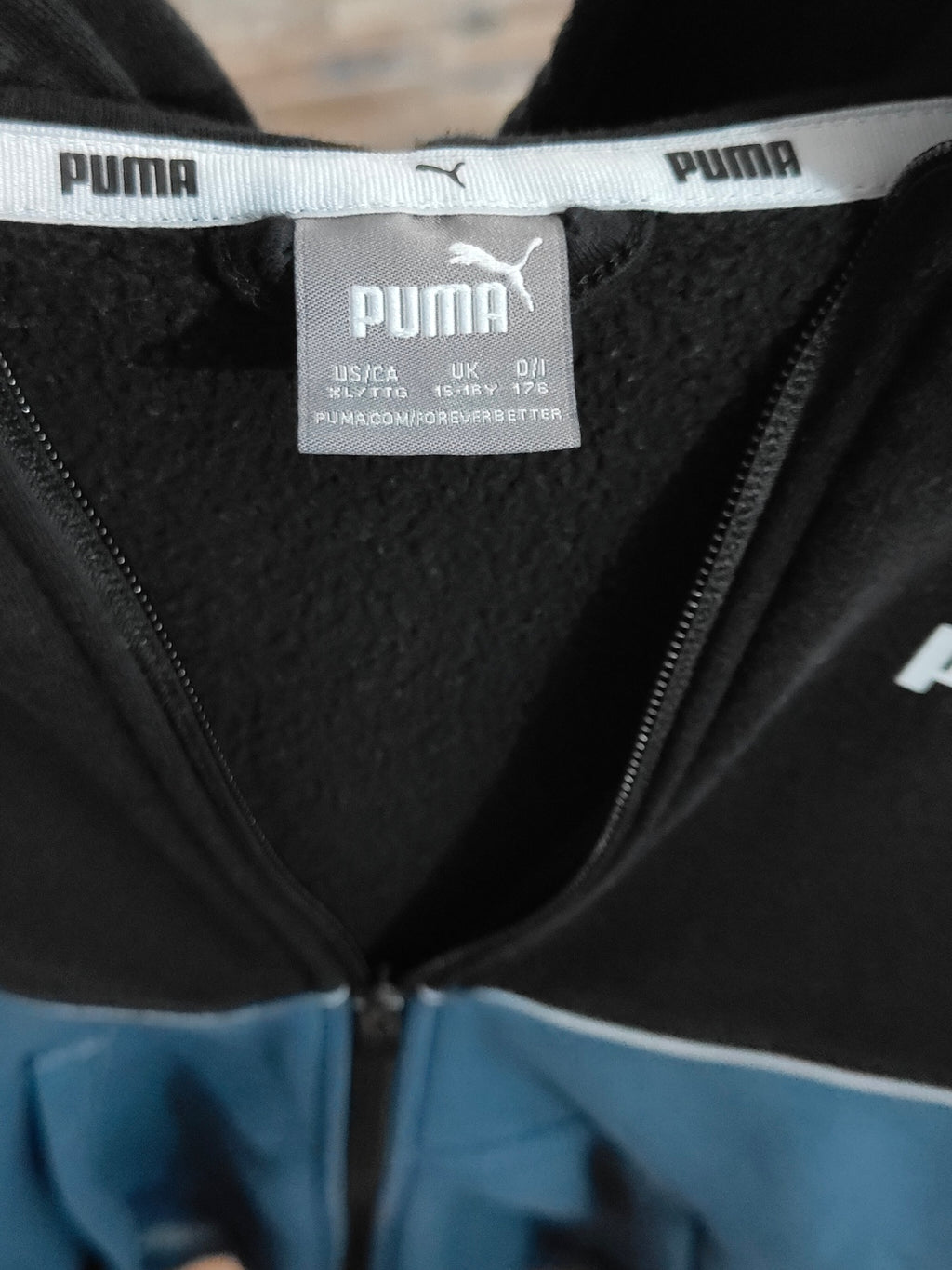 Felpa Puma con Cappuccio – Nero e Blu, XL  Stile Sportivo EURO 20,00